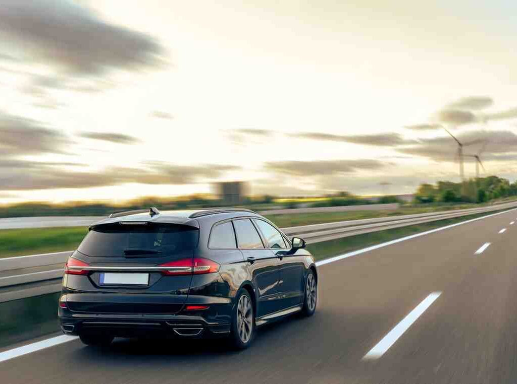 bahria town lahore rent a car